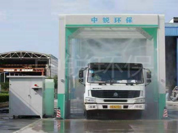 建筑工地龙门式洗车机是怎么工作的